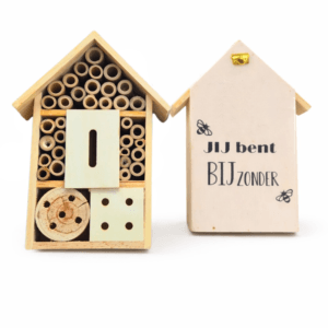 Insectenhotel met tekst – BIJzonder cadeau