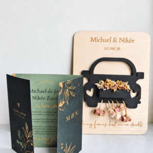 Alternative view of Trouwkaart met giethars auto – persoonlijk geldcadeau